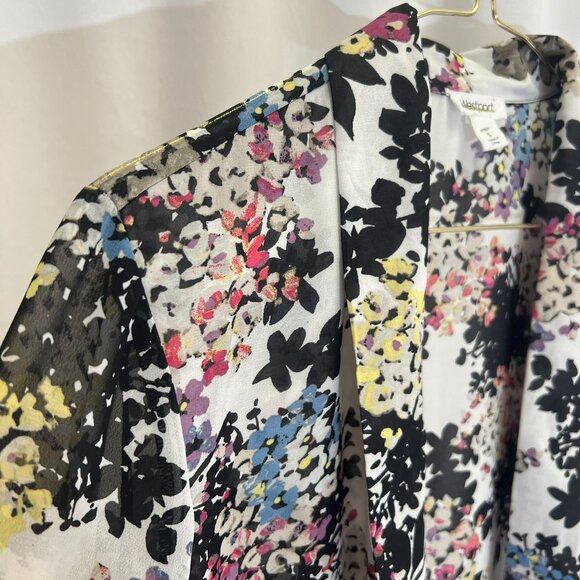 Westport Floral Housecoat or beach cover up with collar, ruffle detail on sleeve - Picture 5 of 12